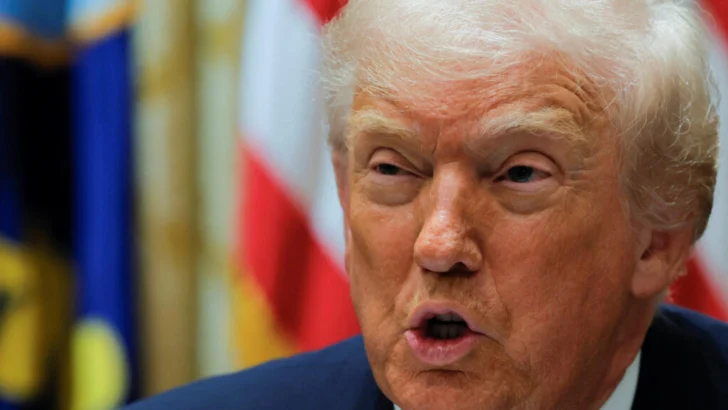 2025-12-02T172119Z-1098921318-RC2H8IATDCVW-RTRMADP-3-USA-TRUMP-728x410