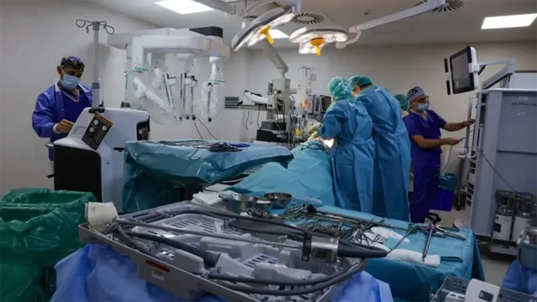 cirugia-robotica-pionera-en-espana-quita-tumor-agresivo-a-venezolano-d0ea5c58-focus-0.23-0.19-1200-675
