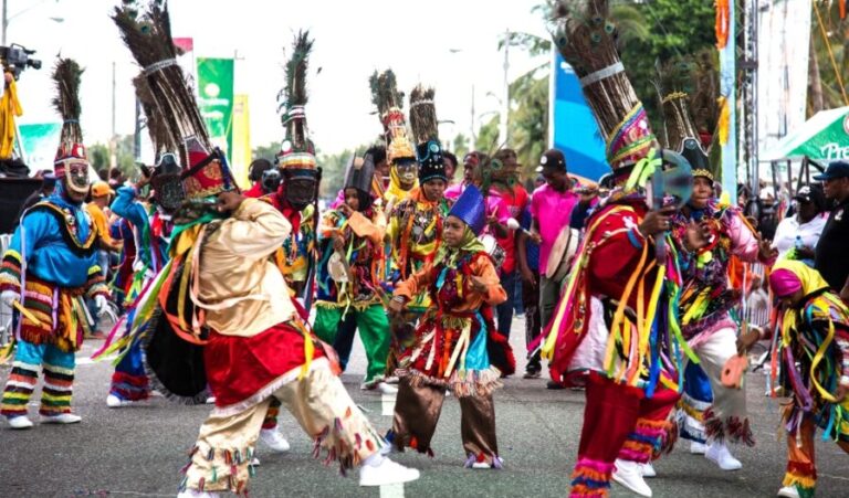 13_Espectaculos_16_1p01-900x529