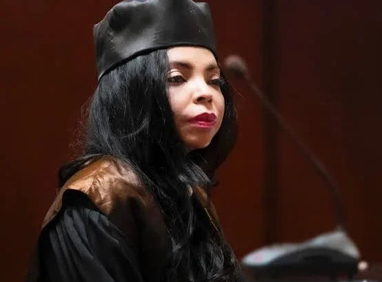 Picsart_26-03-14_21-36-41-296