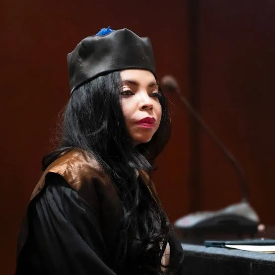 Picsart_26-03-14_21-36-41-296