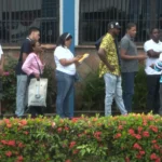 unas-1400-personas-solicitan-la-nueva-licencia-en-la-sede-del-intrant-69e86d2a-focus-0-0-1200-675