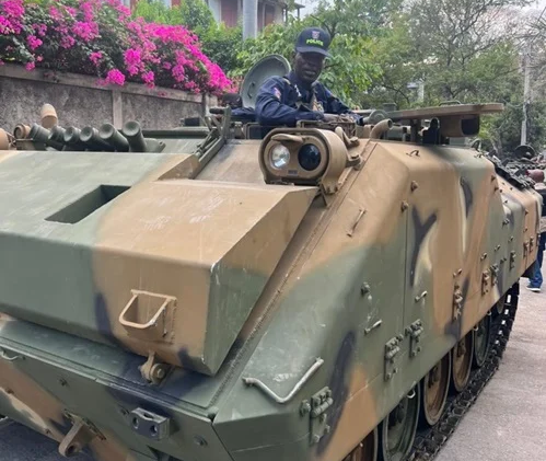 BLINDADOS-HAITIANOS-DONADOS-POR-22-jpg