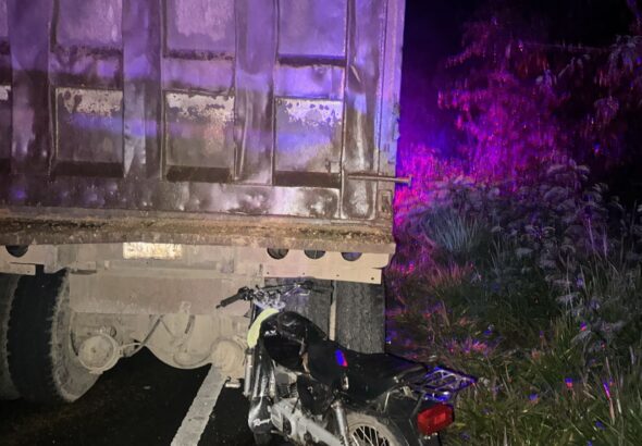 Fallece-policia-en-El-Seibo-tras-chocar-con-camion-averiado