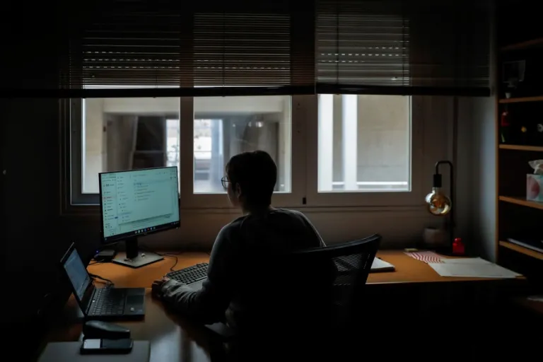 comer-entorno-laboral-teletrabajo-768x512-1