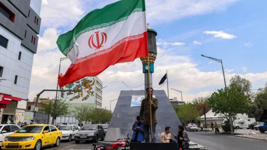 iran-pide-a-jovenes-formar-cadenas-humanas-en-plantas-energeticas-por-amenazas-d-20260407-110535-IyYK-1200x675