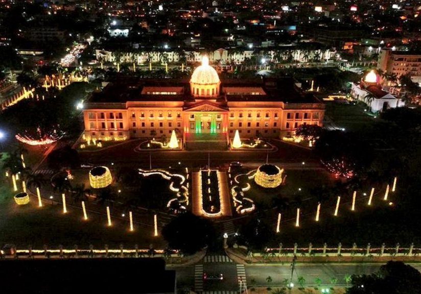 palacio-nacional-nocturno-e1775121840640