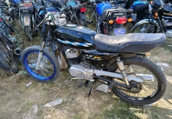 Motos