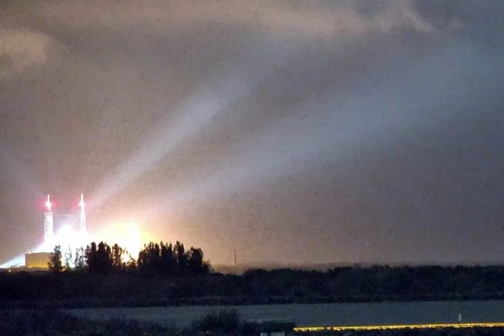 Un-cohete-de-Blue-Origin-explota-en-Florida-durante-una-prueba-previa-a-su-lanzamiento-728x486