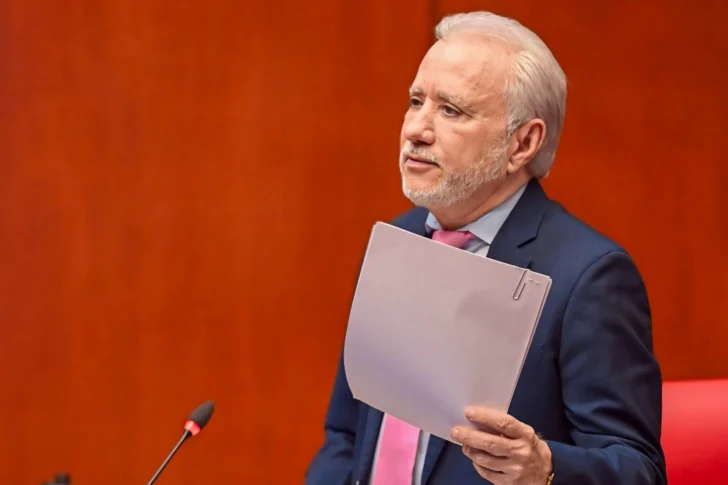 Antonio-Taveras-presenta-proyectos-de-ley-para-bloquear-entrada-del-crimen-organizado-a-la-politica-728x485