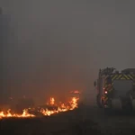 Francia-contiene-incendio-que-desplazo-a-220.000-personas-1140x694