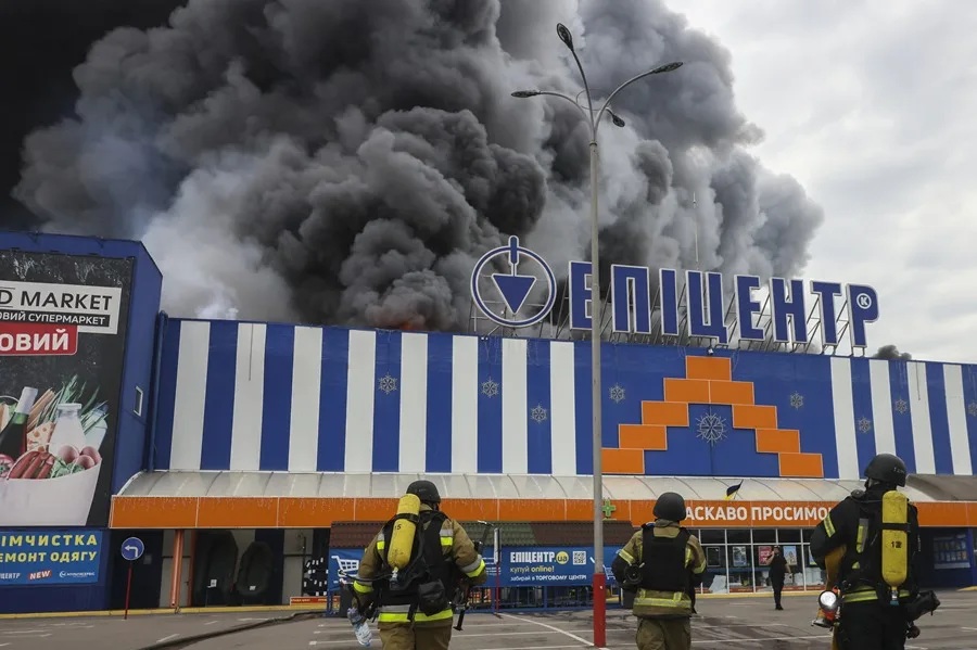 Bomberos-trabajan