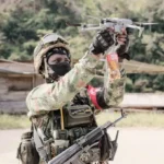 colombiano-con-un-avion-no-tripulado-jpg-728x410
