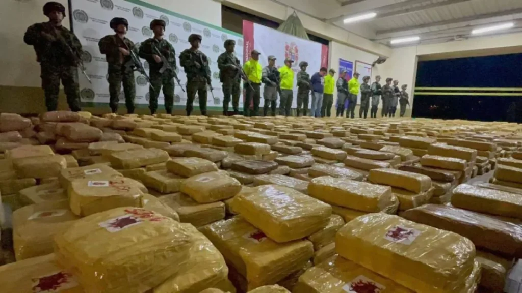 incautan-mas-de-cuatro-toneladas-de-marihuana-en-el-sur-de-colombia-20260819-183416-3DFb-1200x675