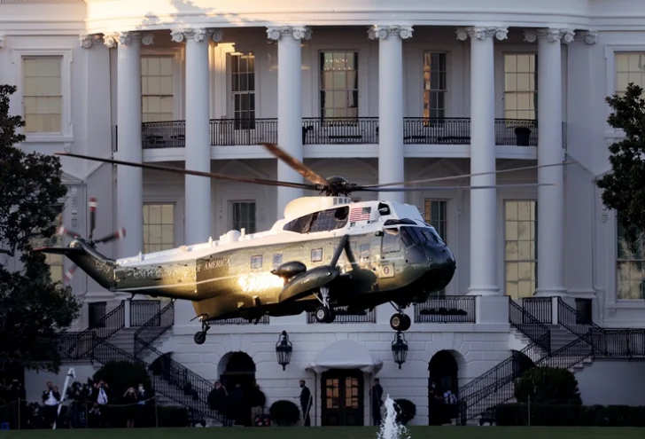 jpg-Helicoptero-de-Trump-tuvo-un-acercamiento-en-vuelo-con-un-avion-comercial-2-jpg-728x495