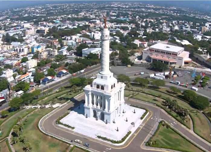 Santiago-vista-aerea-con-monumento-e1789384577231