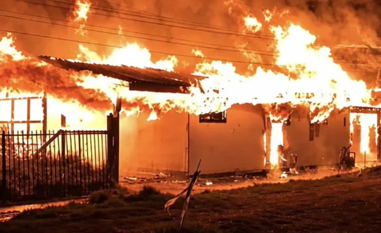 un-incendio-en-un-hogar-para-adultos-mayores-deja-16-fallecidos-en-el-sur-de-chi-20260912-173451-T7D5