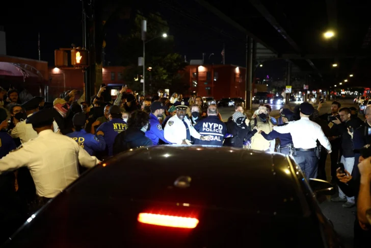 AFP__20261009__D2P886Z__v2__MidRes__UsImmigrationIce-728x486