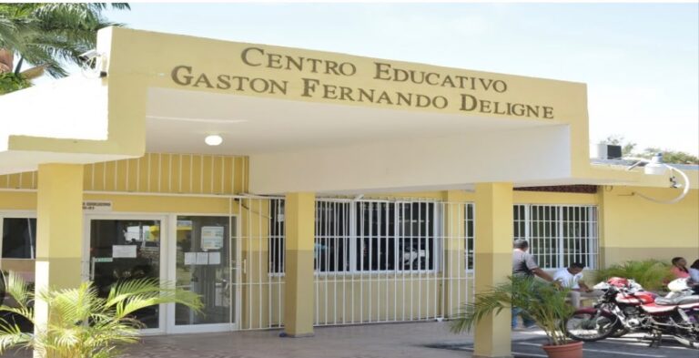 Fachada-Liceo-Gaston-Fernando-Deligne