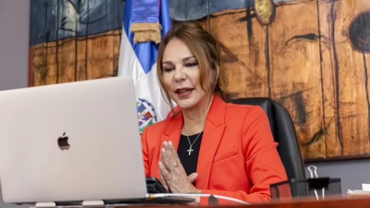 La-ministra-de-cultura-Milagros-German.jpeg-728x410