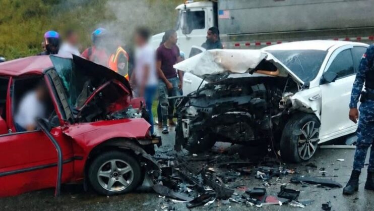 cinco-fallecidos-deja-accidente-multiple-en-la-circunvalacion-de-santo-domingo-20261023-133518-6DD5-742x418
